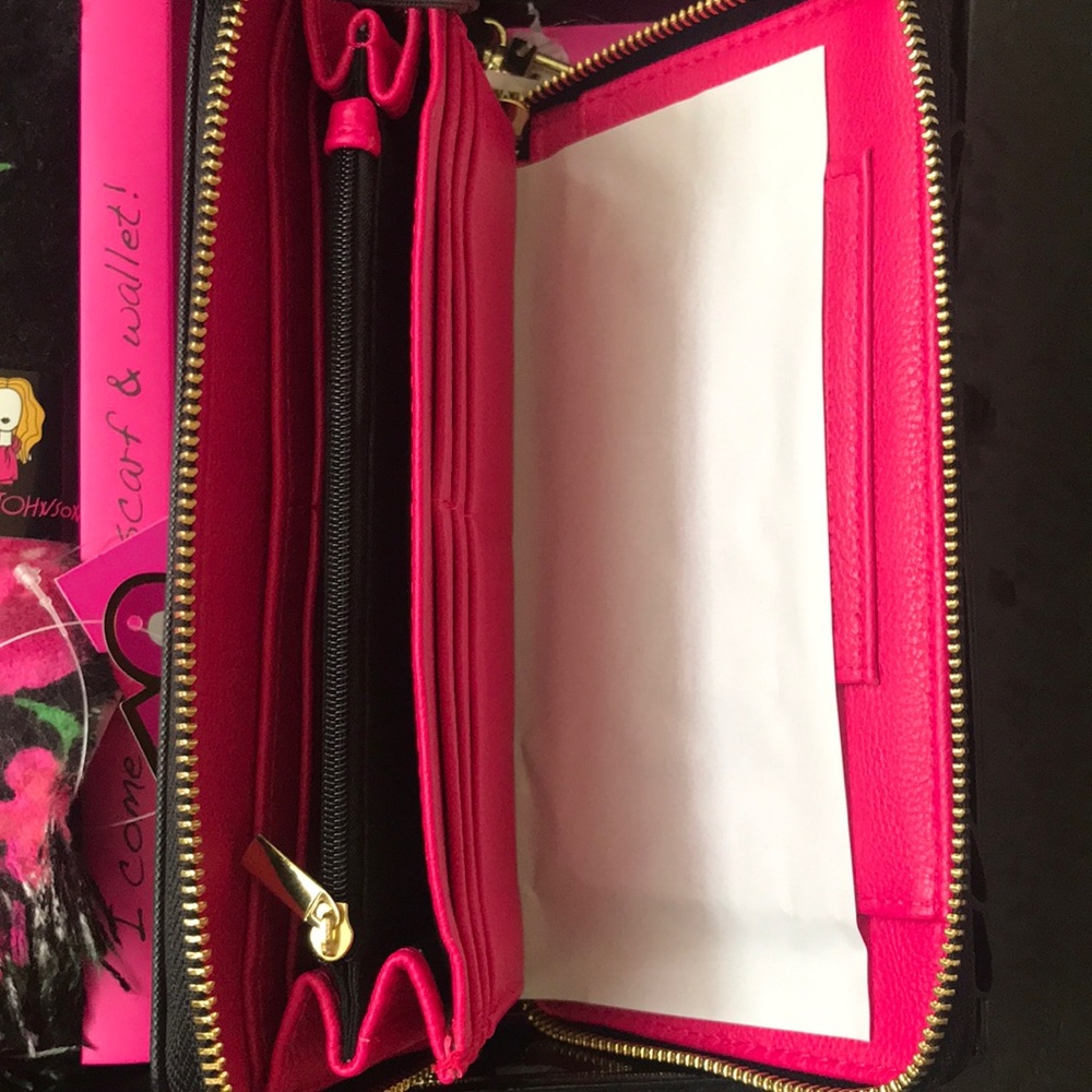 NWT Betsey Johnson scarf & wallet gift box - Picture 5 of 5